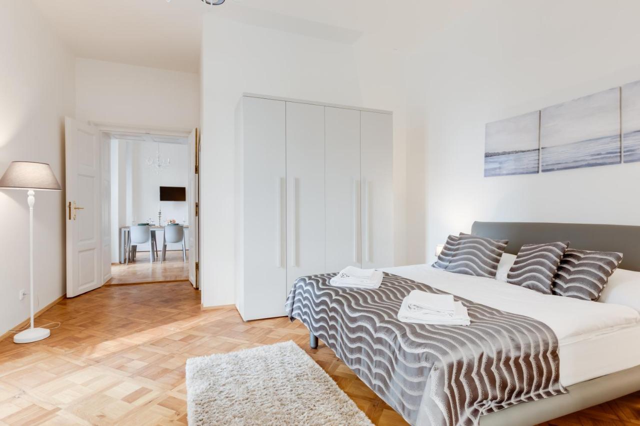Wenceslass Square Royal Residence Apartments Praha Bagian luar foto