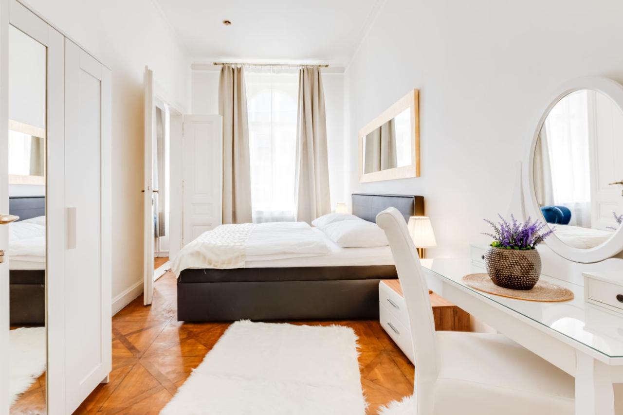 Wenceslass Square Royal Residence Apartments Praha Bagian luar foto