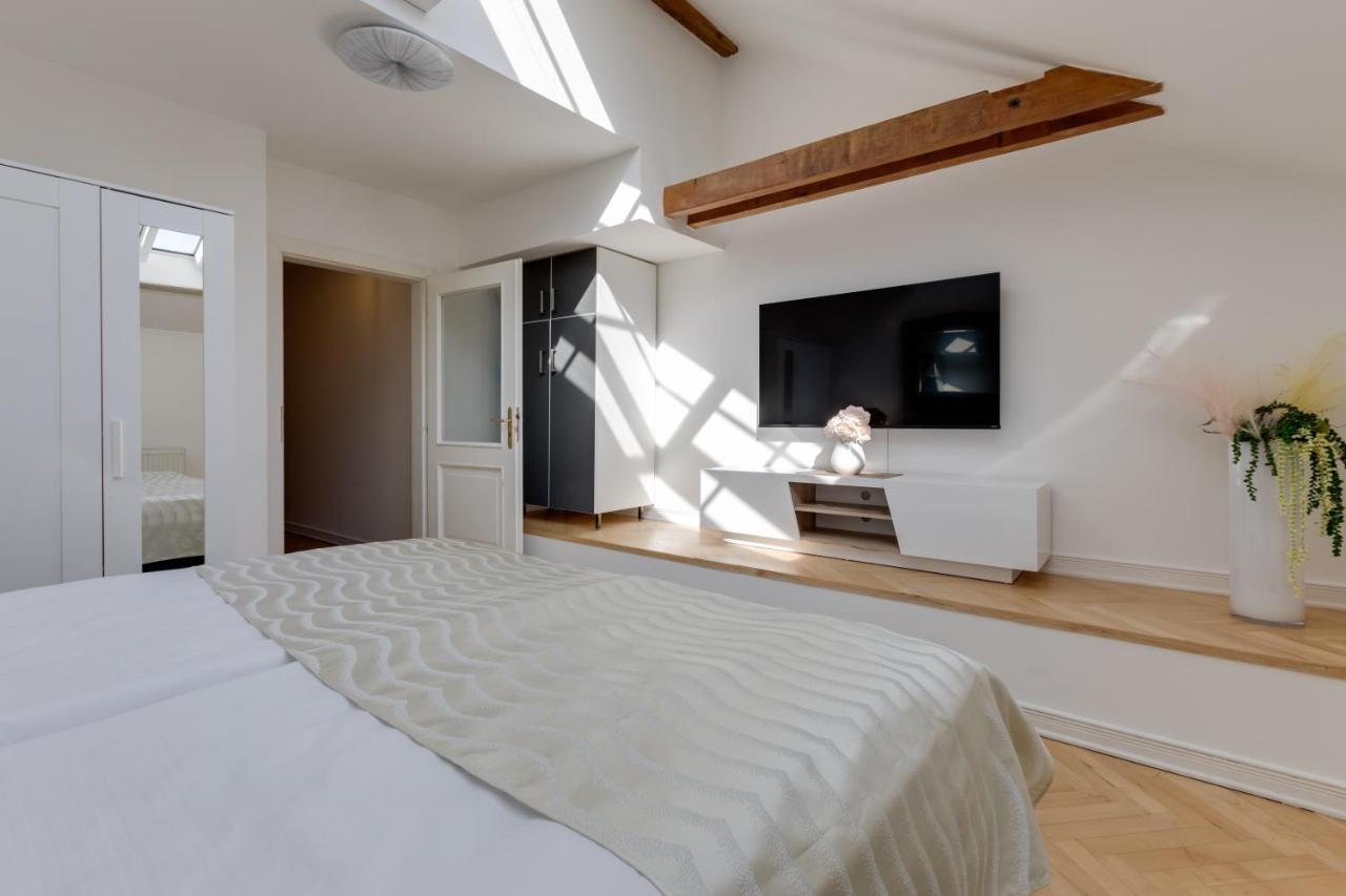 Wenceslass Square Royal Residence Apartments Praha Bagian luar foto